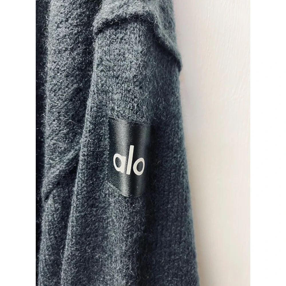ALO Yoga elevate your